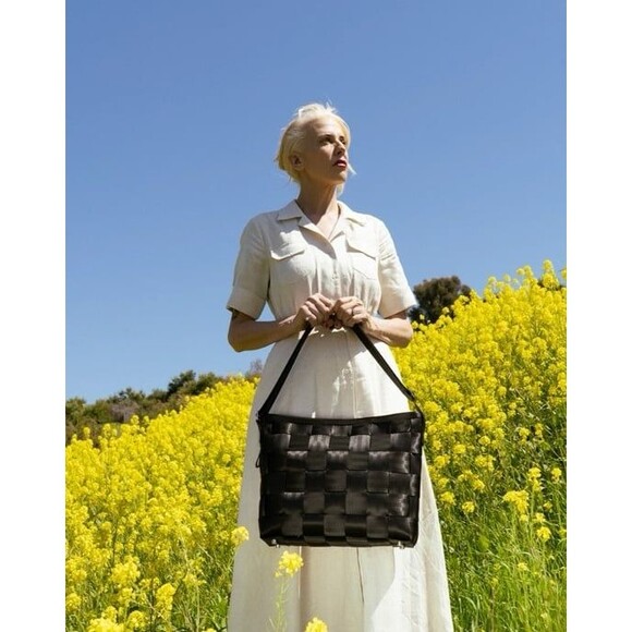 Harvey’s Original Seatbelt Executive Messenger Shoulder Bag Black EUC - Picture 1 of 11